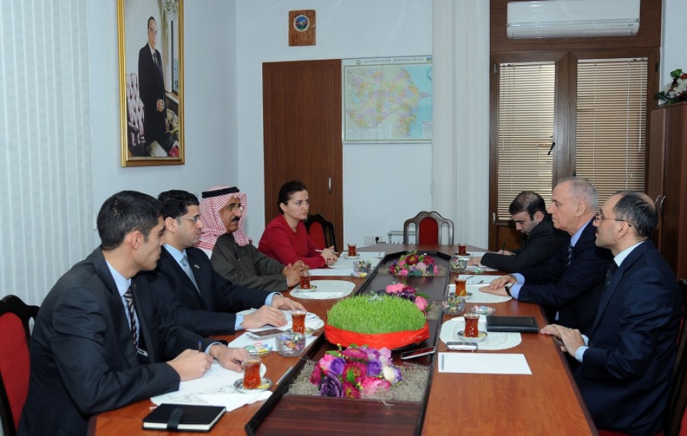 Kuwaiti Ambassador hails AZERTAC's Arabic language service VIDEO