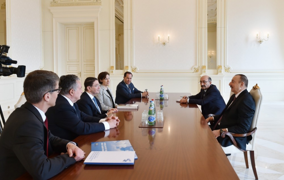 Aserbaidschans Präsident Ilham Aliyev empfängt eine UN-Delegation VIDEO