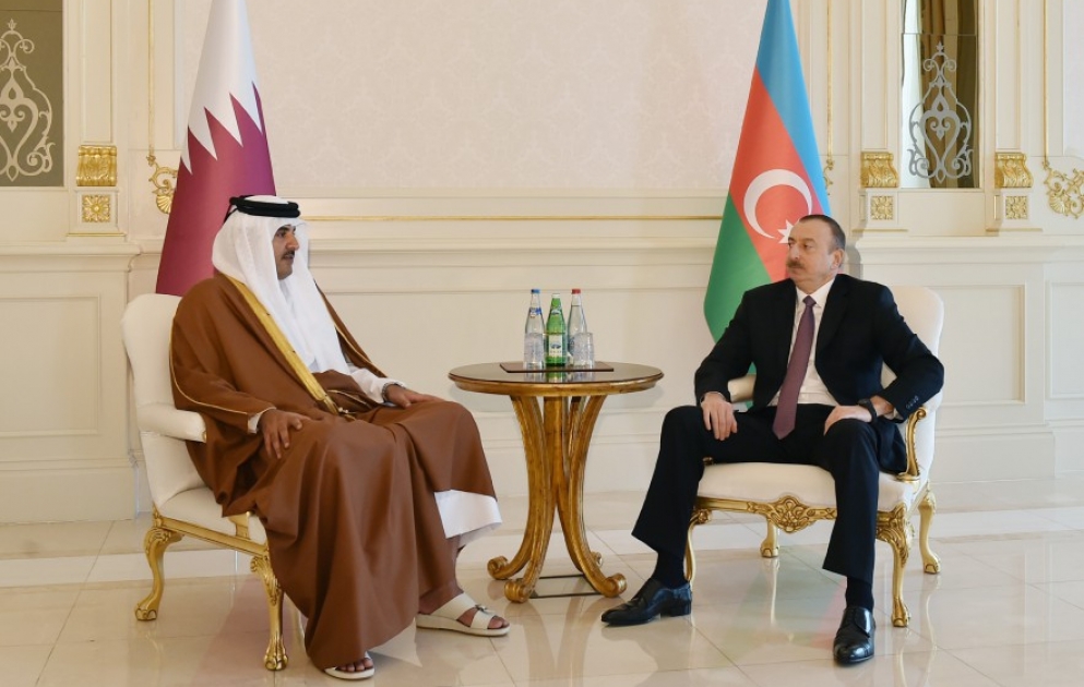 Entretien en tête-à-tête entre le président de la République et l’émir du Qatar VIDEO