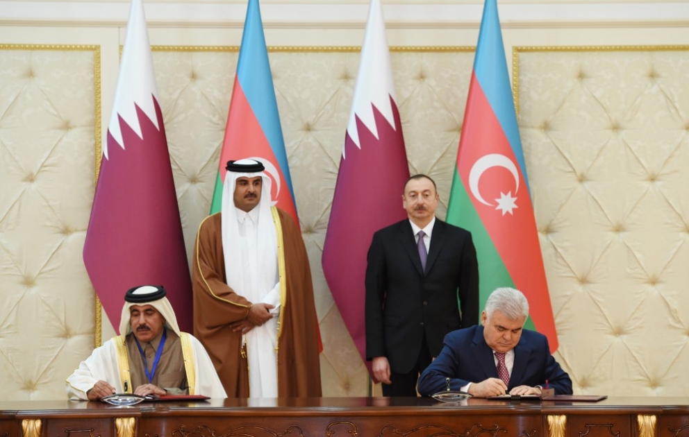 Signature des documents azerbaïdjano-qataris VIDEO