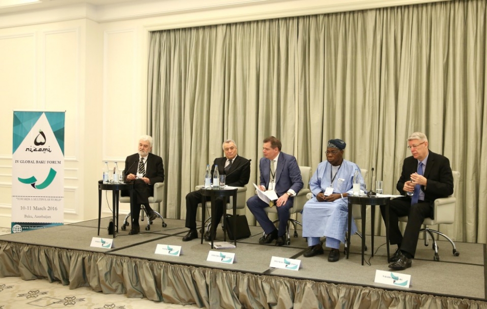 Forumun enerji təhlükəsizliyi mövzusunda panel iclası maraqlı müzakirələrlə başa çatıb VİDEO