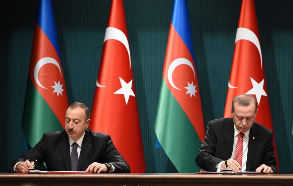 Aserbaidschan und Türkei unterzeichnen Dokumente VIDEO