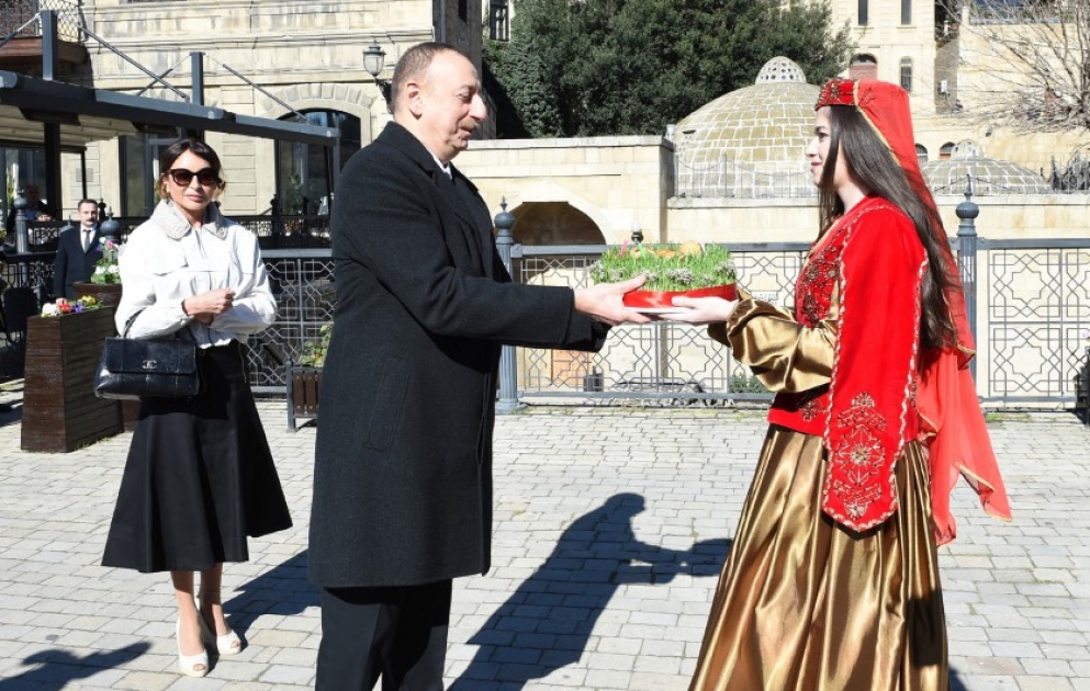 Prezident İlham Əliyev Novruz bayramı münasibətilə ümumxalq şənliyində iştirak edib [YENİLƏNİB] VİDEO