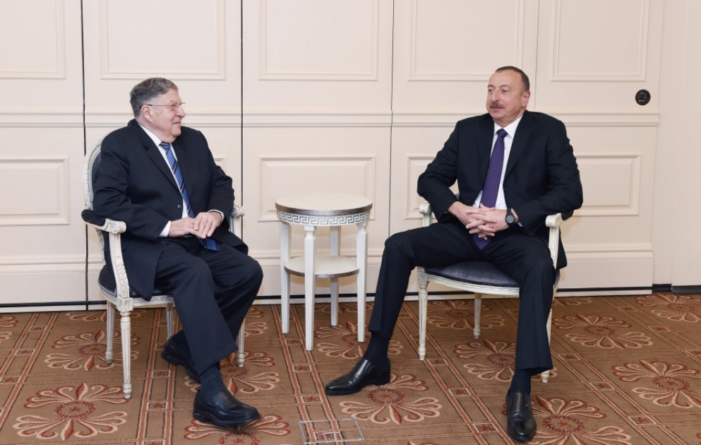 President Ilham Aliyev met with the former Governor of the US State of New Hampshire VIDEO