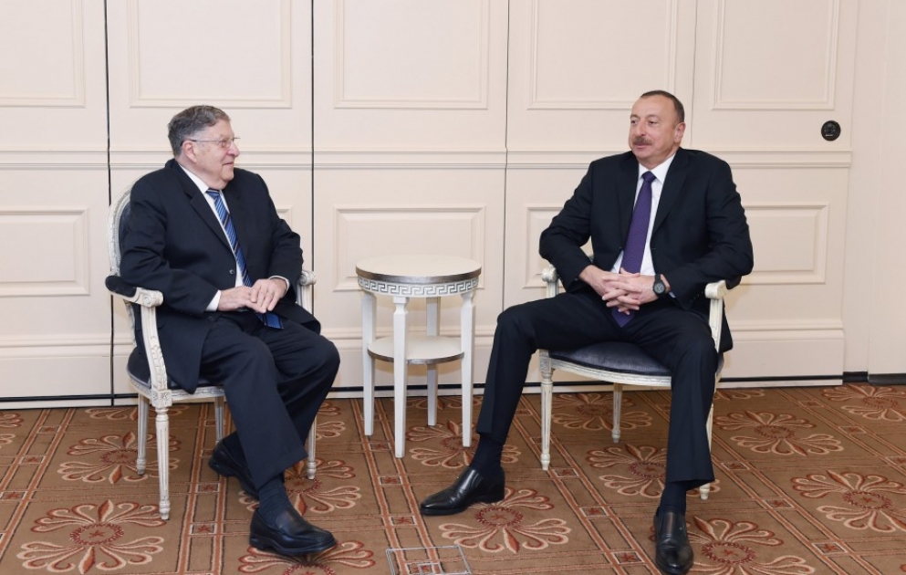Le président Ilham Aliyev a rencontré l’ancien gouverneur de l’Etat du New Hampshire VIDEO