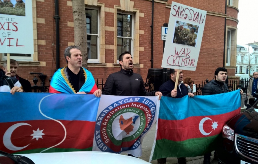 Ermənistanın təxribatçı əməllərinə qarşı Londonda etiraz aksiyası keçirilib VİDEO