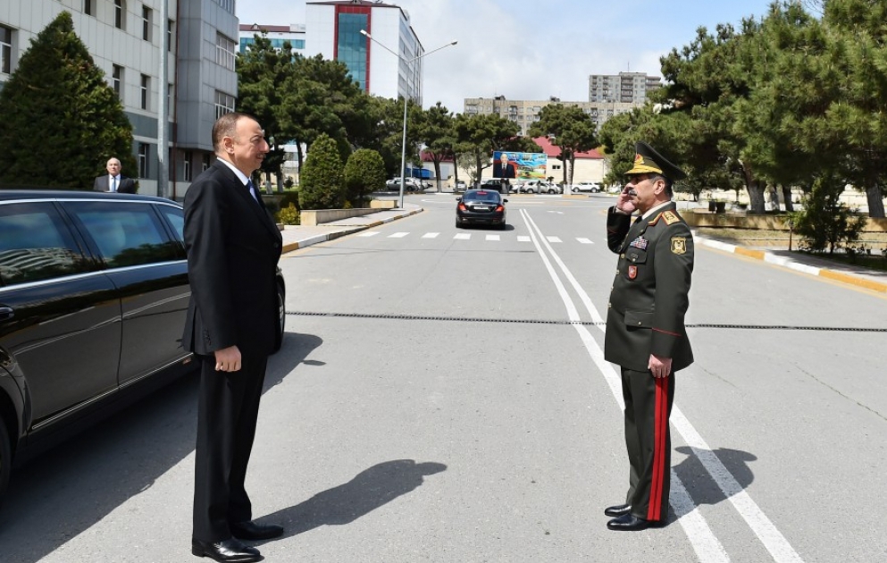 Präsident Ilham Aliyev besucht Zentrales Militärkrankenhauses des Verteidigungsministeriums VIDEO