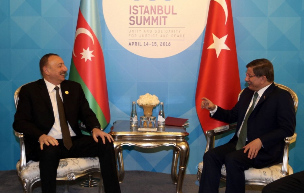 Azərbaycan Prezidenti İlham Əliyev Türkiyənin Baş naziri Əhməd Davudoğlu ilə görüşüb VİDEO