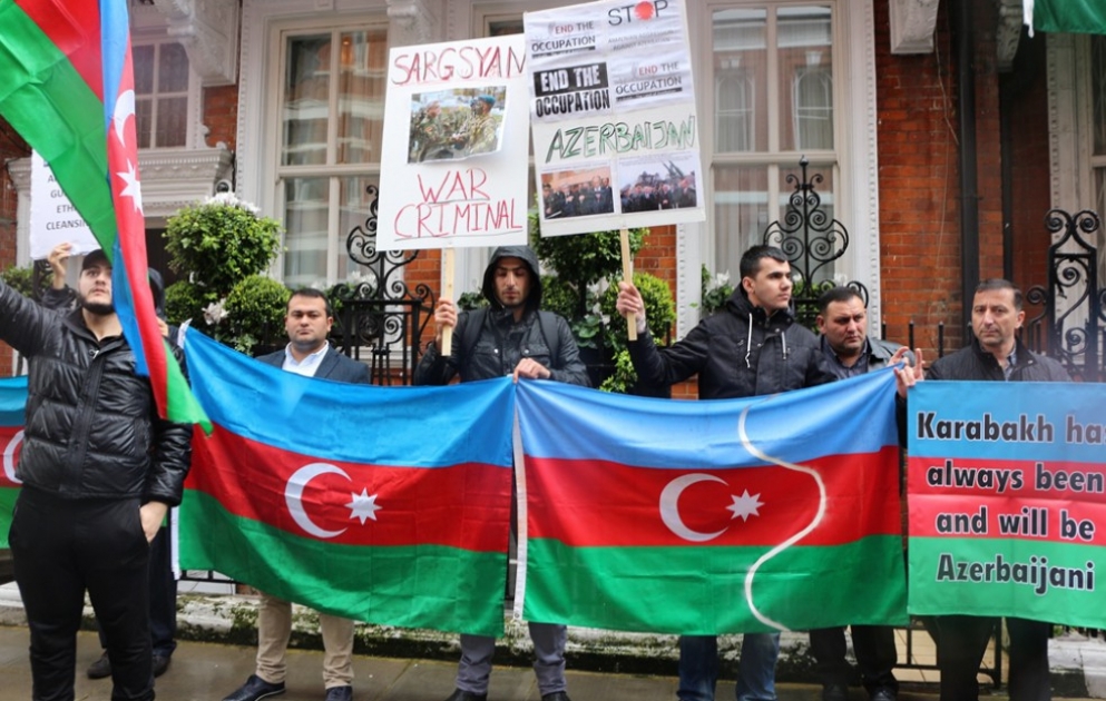 Londonda ermənilərin növbəti təxribatına layiqli cavab verilib VİDEO