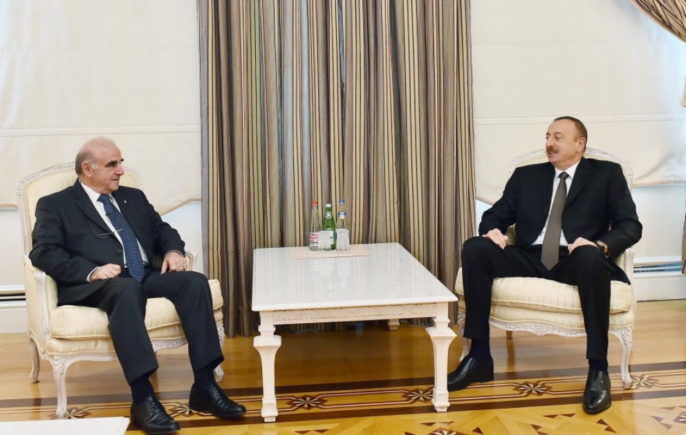 Aserbaidschans Präsident Ilham Aliyev empfängt maltesischen Außenminister VİDEO