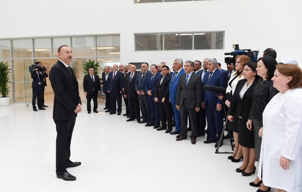 Prezident İlham Əliyev Ağsu Rayon Mərkəzi Xəstəxanasının yeni binasının açılışında iştirak edib [YENİLƏNİB] VİDEO