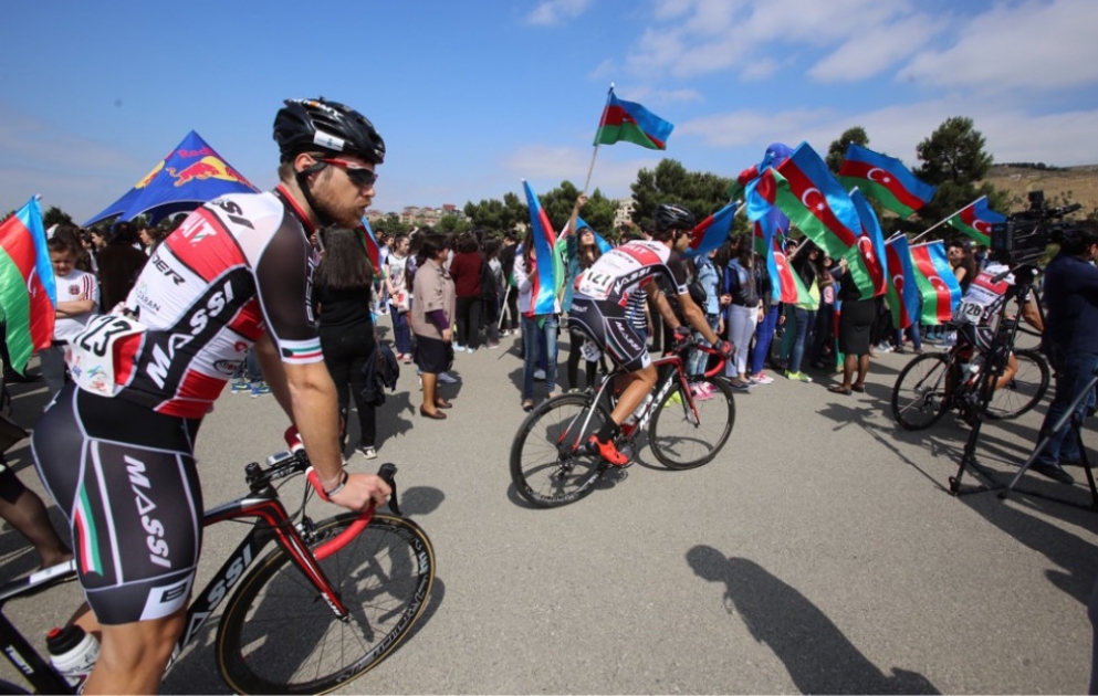 Стартовал второй этап международного велотура Tour d`Azerbaidjan-2016 ВИДЕО