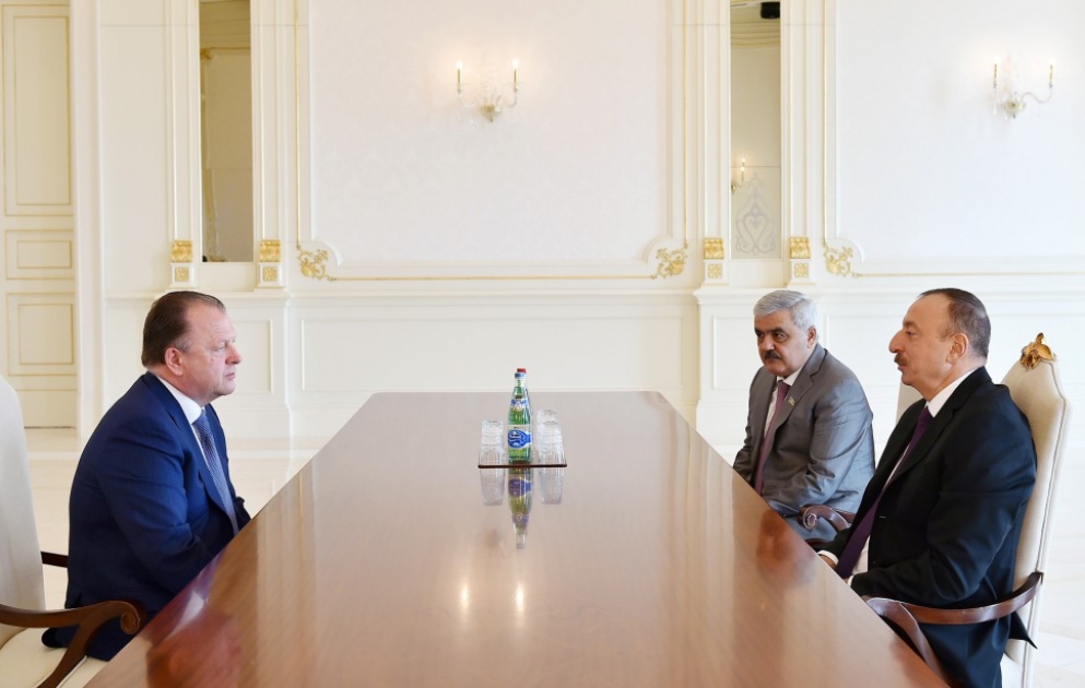 Le président Ilham Aliyev a reçu Marius Vizer, président de la Fédération internationale de judo VIDEO