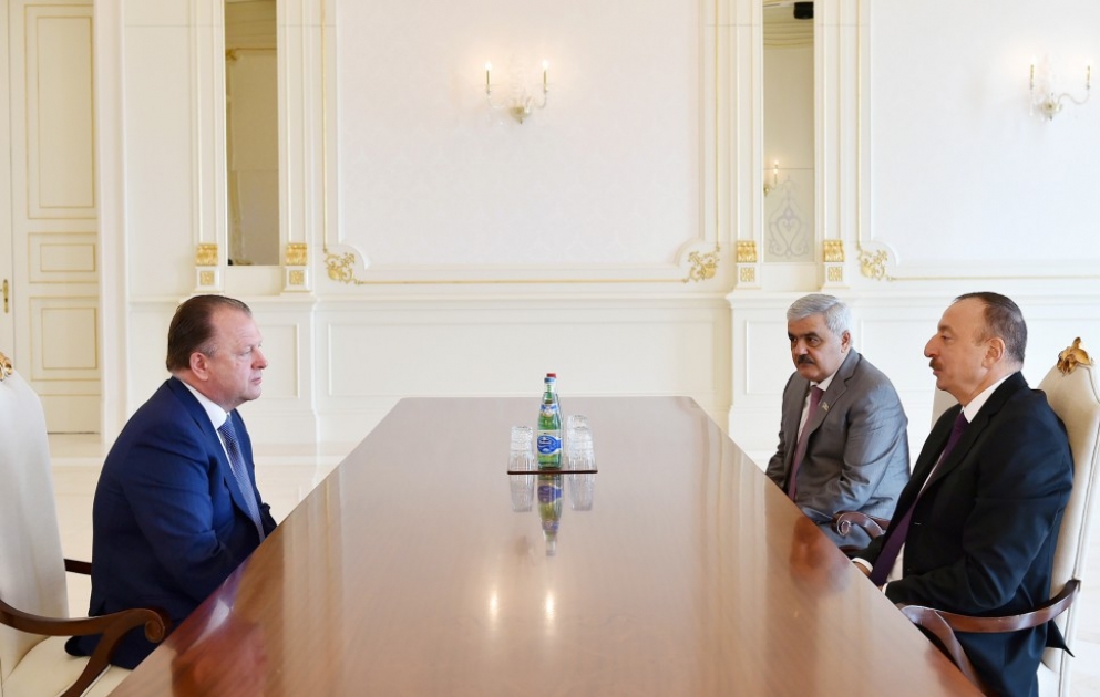Aserbaidschans Präsident Ilham Aliyev empfängt Präsident von Internationaler Judo-Föderation VIDEO