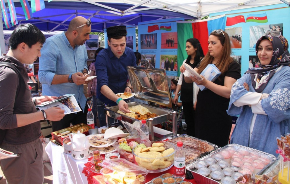Çində yaşayan azərbaycanlılar beynəlxalq mədəniyyət festivalında ölkəmizi təmsil ediblər VİDEO