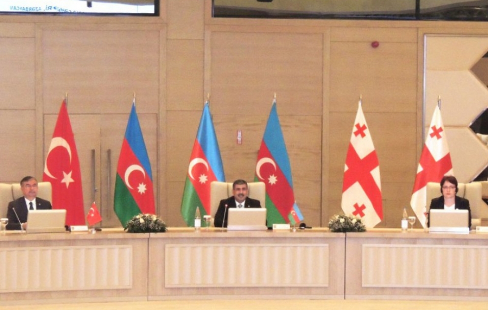 Qəbələdə Azərbaycan, Türkiyə və Gürcüstanın müdafiə nazirlərinin üçtərəfli görüşü keçirilib [YENİLƏNİB] VİDEO