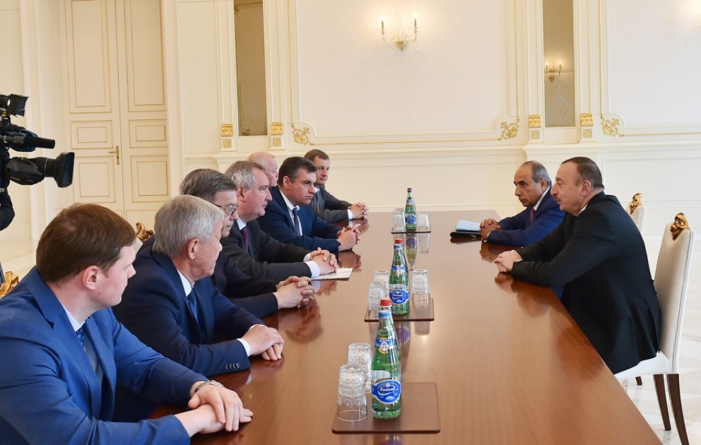 Aserbaidschans Präsident Ilham Aliyev empfängt eine russische Delegation VIDEO