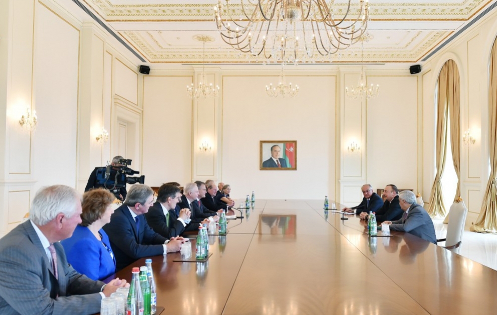 Präsident Ilham Aliyev empfängt eine Delegation von BP VIDEO