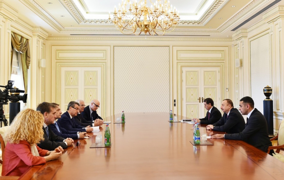Entretien du président Ilham Aliyev avec une délégation dirigée par le sénateur italien Vanino Chitti VIDEO