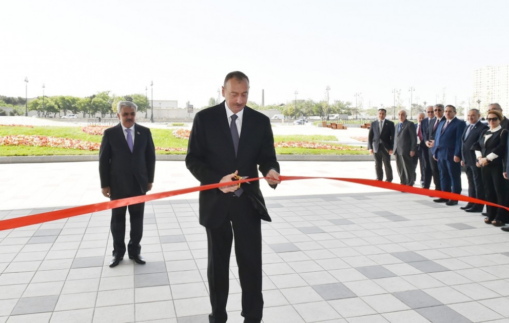 Le président Ilham Aliyev inaugure le nouveau bâtiment administratif de la SOCAR VIDEO