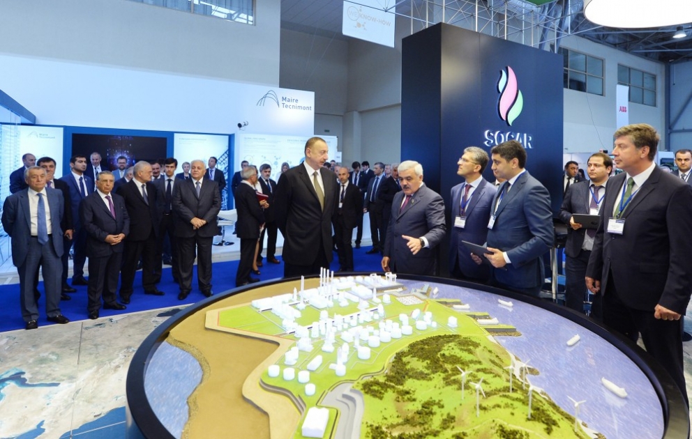 Präsident Ilham Aliyev nimmt an der Eröffnungsfeier der XXIII. Fachmesse “Caspian Oil & Gas“ teil VIDEO