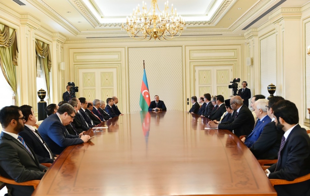 Le président Ilham Aliyev a reçu les dirigeants des représentations diplomatiques et des organisations internationales des pays musulmans à l’occasion du mois sacré du Ramadan VIDEO