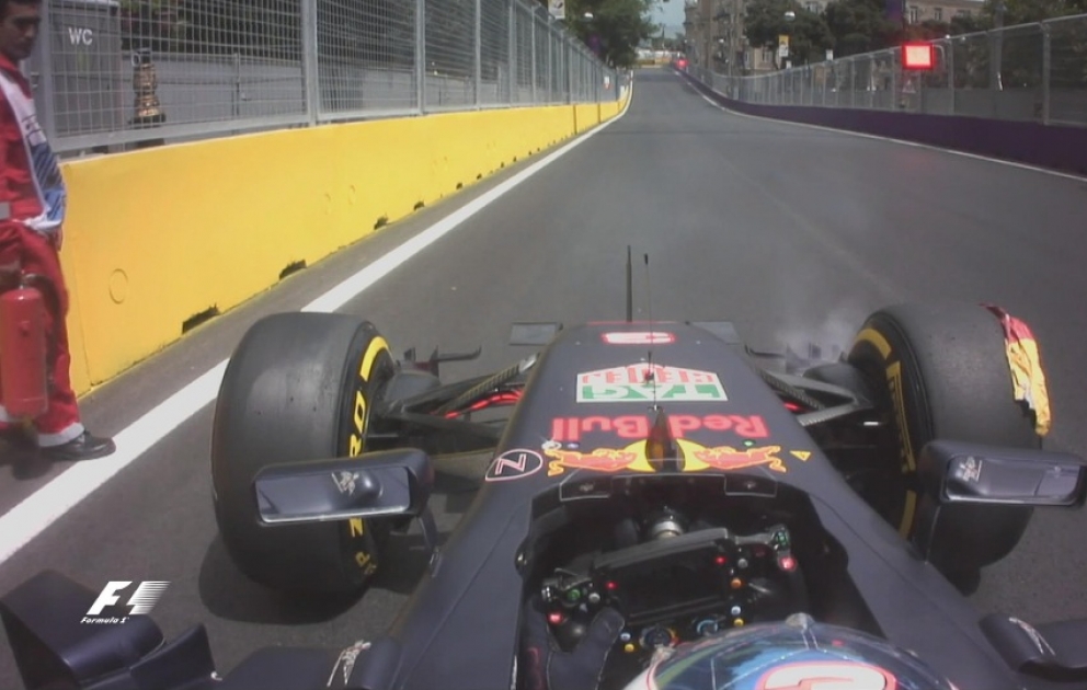 “Red Bull Racing” komandasının pilotu Daniel Rikkardo qəzaya uğrayıb VİDEO