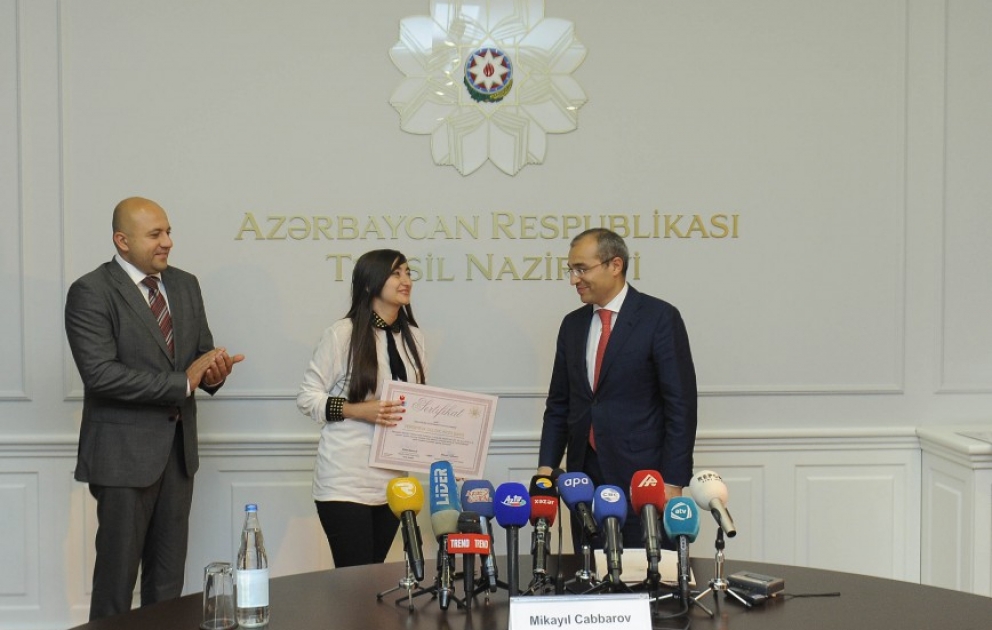 Təhsil Nazirliyində Maarifçi Tələbə Kredit Fondunun ilk kreditləri təqdim olunub VİDEO