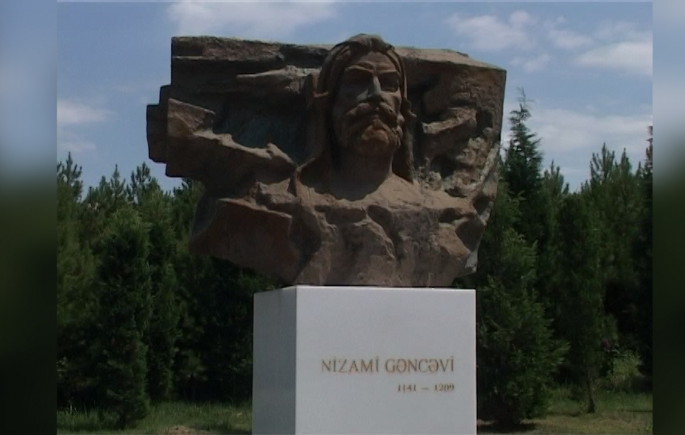 Gəncədəki Nizami Gəncəvi Muzeyinə böyük ziyarətçi marağı var VİDEO