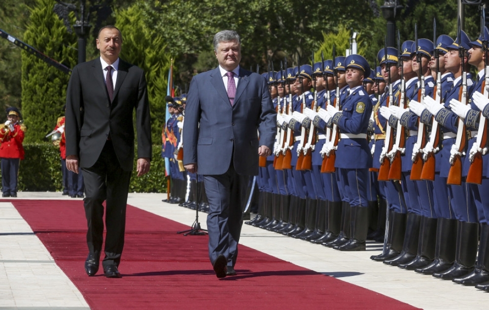 Ukrayna Prezidenti Petro Poroşenkonun rəsmi qarşılanma mərasimi olub VİDEO