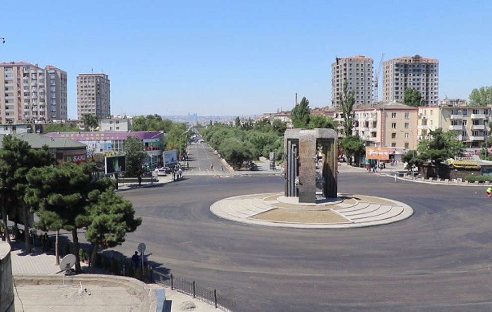 Metronun "Neftçilər" stansiyasının qarşısındakı yolda hərəkət bərpa olunur VİDEO