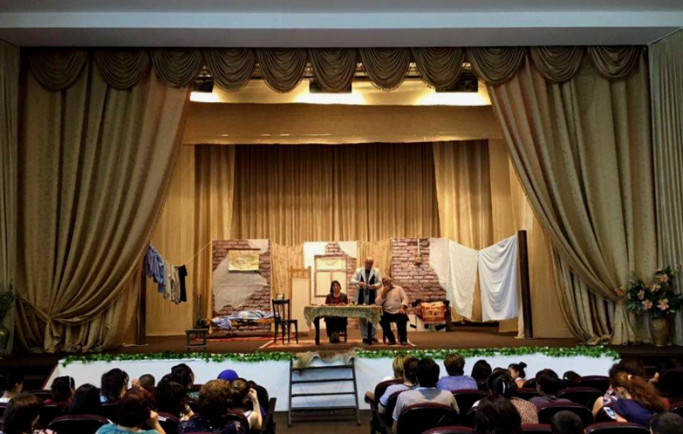 Azərbaycan Dövlət Akademik Milli Dram Teatrı qubalı tamaşaçıların görüşünə gəlib VİDEO