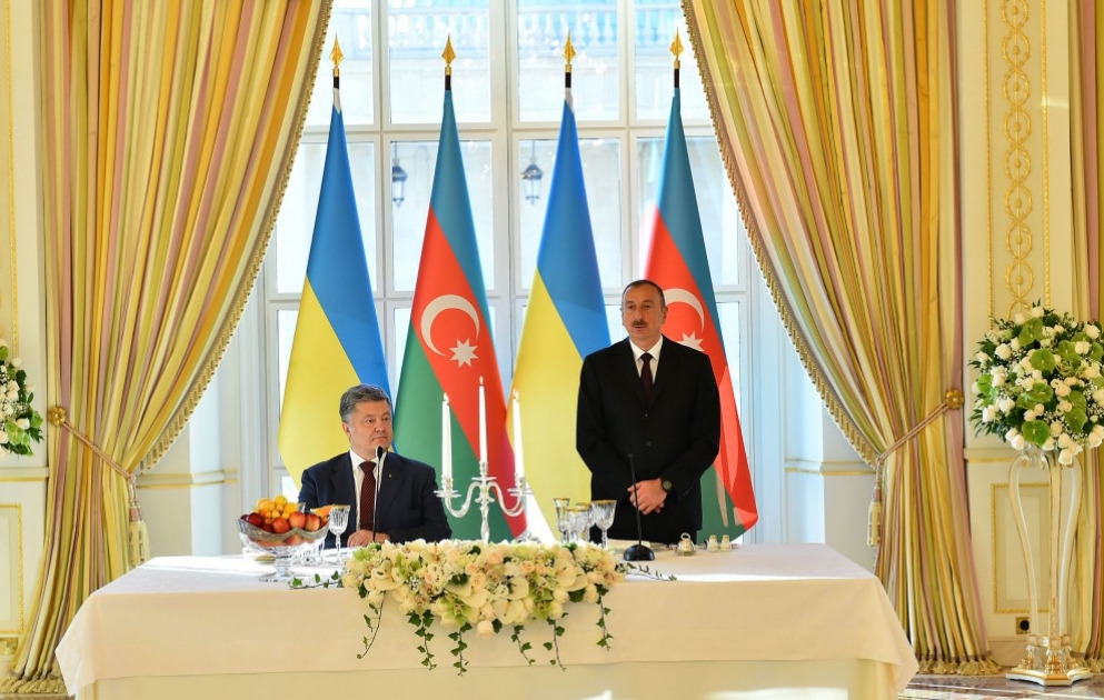 En l’honneur du président ukrainien Petro Porochenko VIDEO