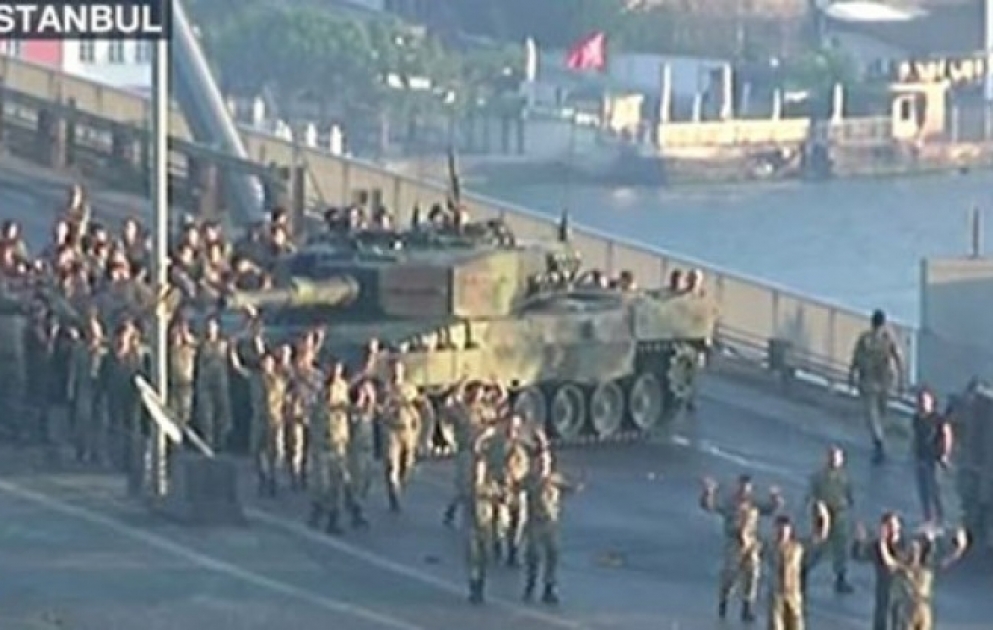 Boğaziçi körpüsündəki qiyamçılar təslim oldular VİDEO