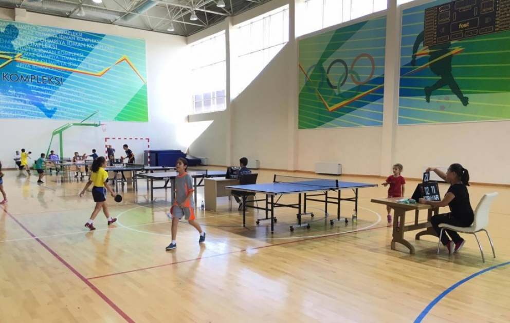 Stolüstü tennis üzrə respublika çempionatının final mərhələsində 80 idmançı mübarizə aparır VİDEO