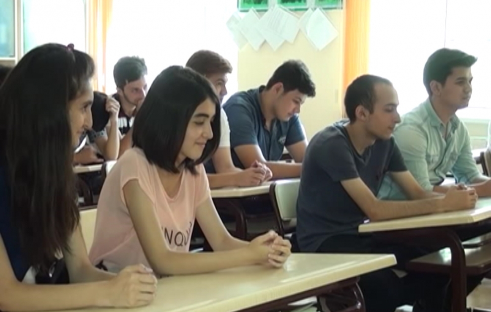 Bərdə məktəbinin uğuru: 23 məzun 500-600 arası, 13 məzun isə 600-dən çox bal toplayıb VİDEO