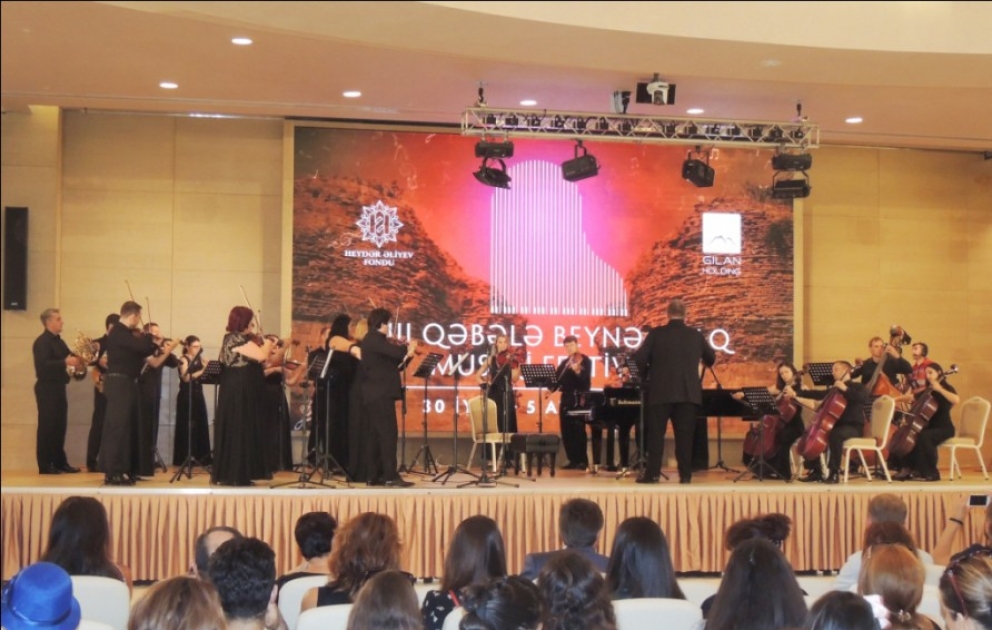 “Kiyev virtuozları” Kamera Orkestri Qəbələ Beynəlxalq Musiqi Festivalının səhnəsində VİDEO