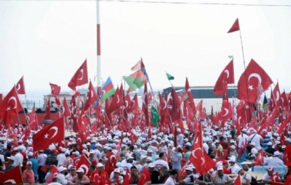 İstanbulda demokratiya və şəhidlər mitinqi keçirilir VİDEO