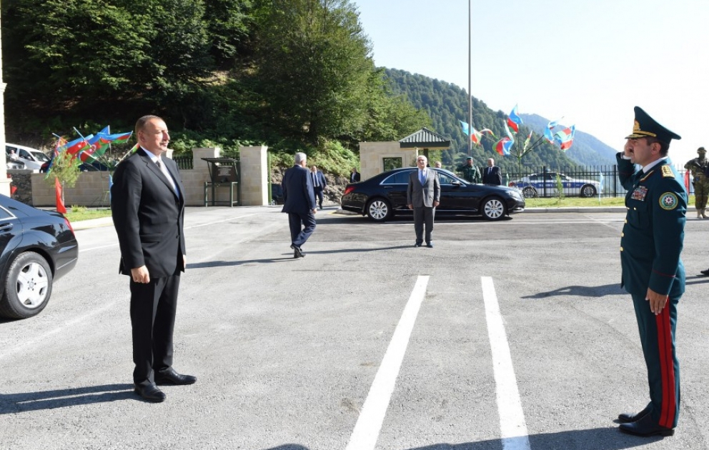 Le président Ilham Aliyev visite le poste-frontière Laza à Gabala VIDEO