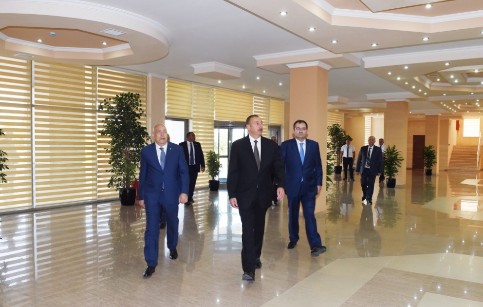 Präsident Ilham Aliyev inspiziert Olympia-Sportkomplex in Ismailli nach Rekonstruktion VIDEO
