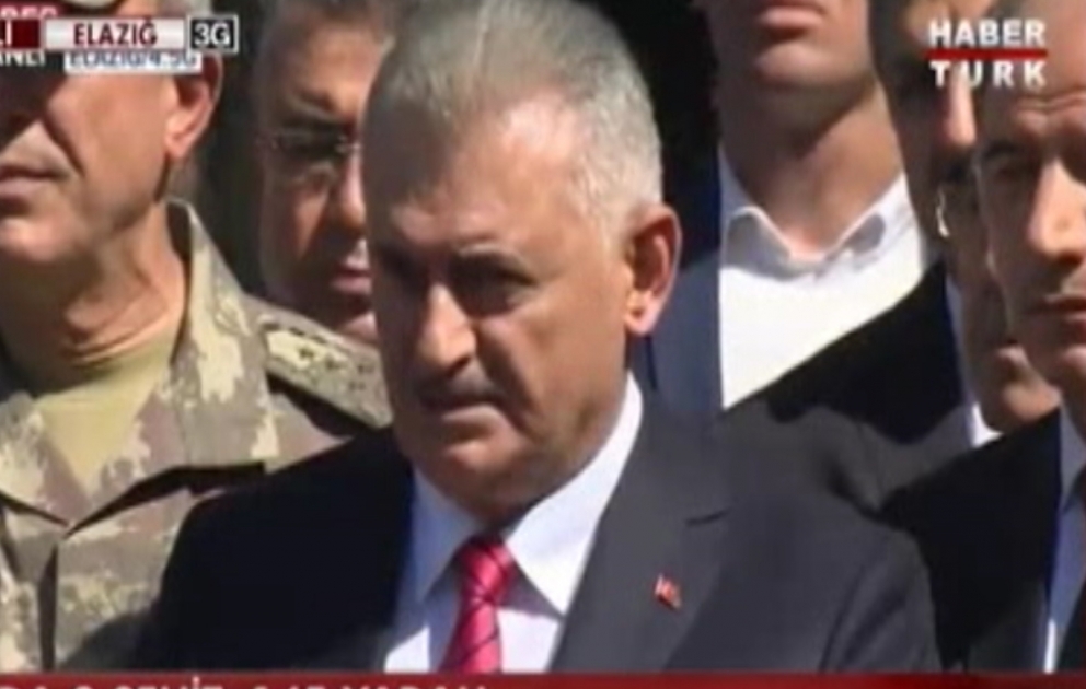 Türkiyənin Baş naziri Elazığdakı terrorla bağlı bölgəyə səfər edib VİDEO