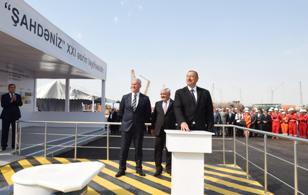 Prezident İlham Əliyev “Şahdəniz-2” layihəsi üzrə dayaq blokunun dənizə yola salınması mərasimində iştirak edib [YENİLƏNİB] VİDEO
