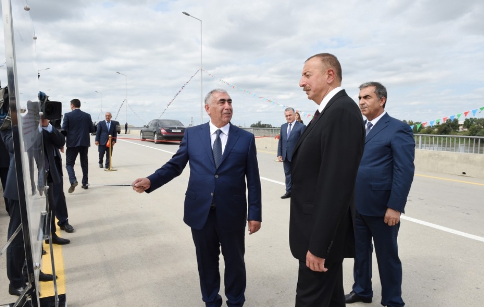 Salyan met un nouveau pont à la disposition des automobilistes VIDEO