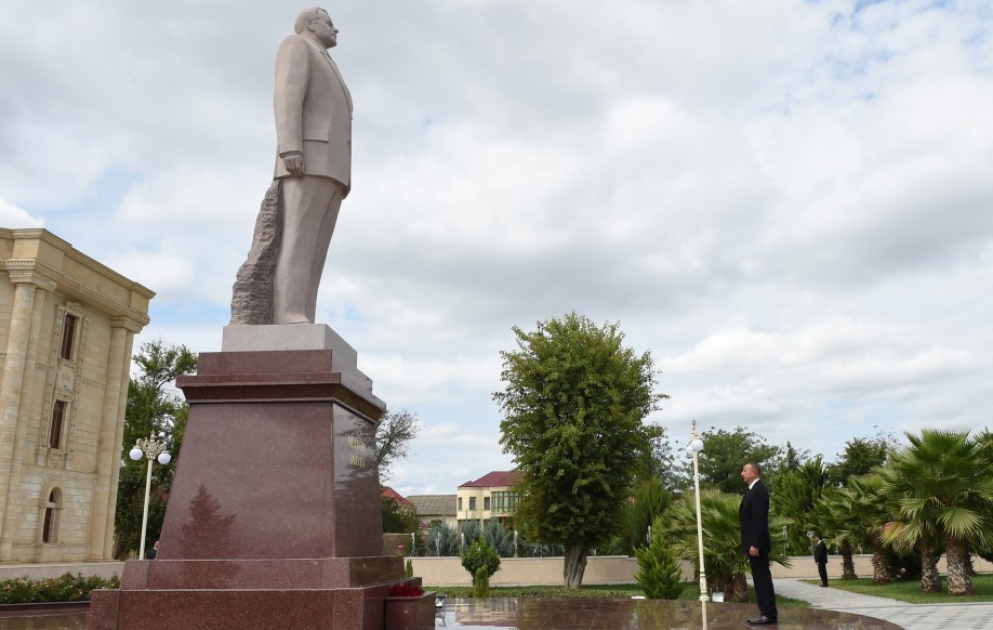 President Ilham Aliyev arrived in Salyan district for a visit VIDEO