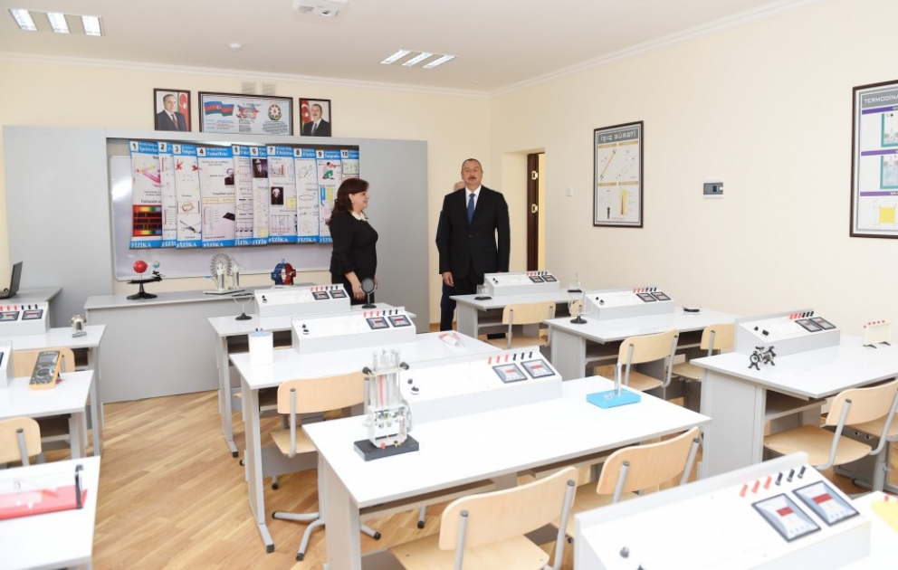 Prezident İlham Əliyev Xətai rayonundakı 265 nömrəli məktəbdə əsaslı təmirdən sonra görülən işlərlə tanış olub [YENİLƏNİB] VİDEO