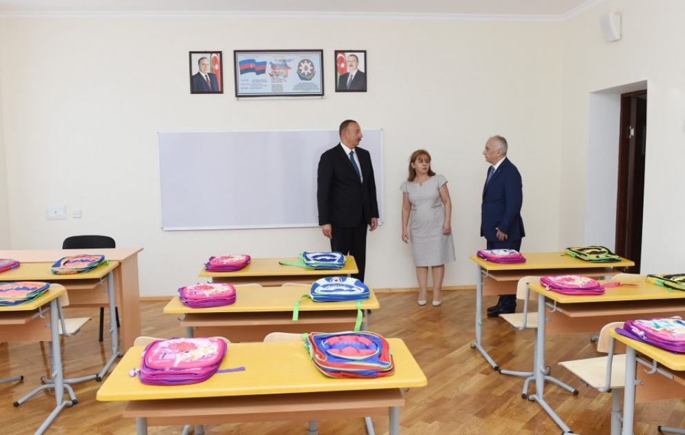 Le président Ilham Aliyev a visité le nouveau bâtiment de l’école No245 à Bakou VIDEO