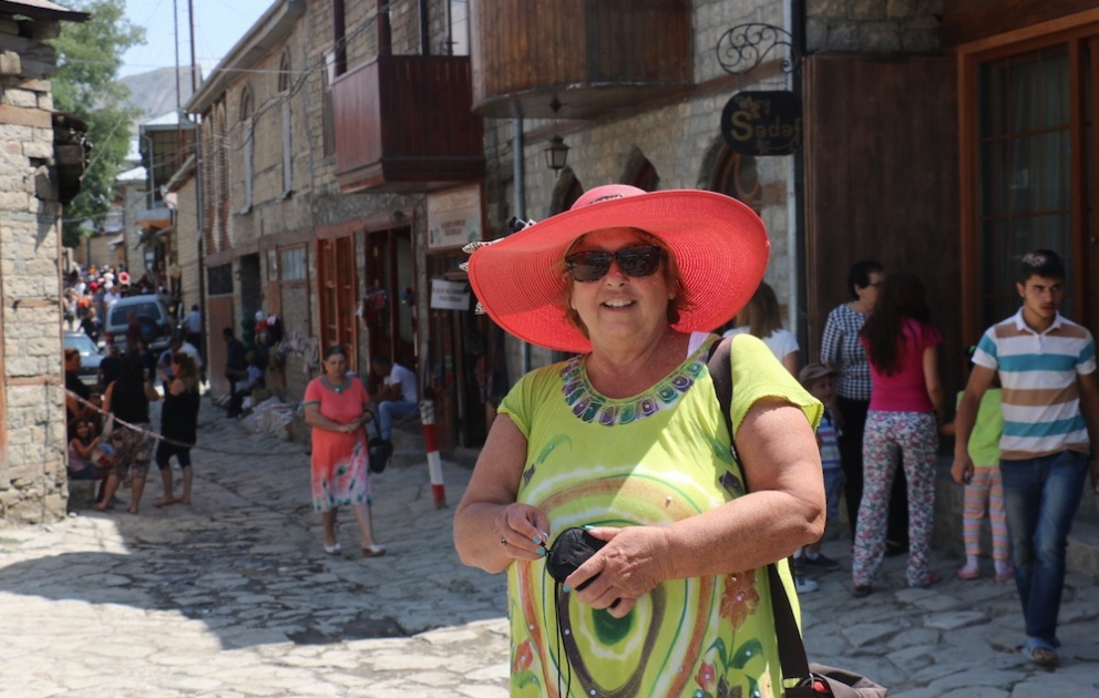 American tourist speaks about the beauty of Azerbaijan VIDEO