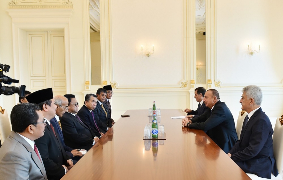 Prezident İlham Əliyev İndoneziya Xalq Məşvərət Məclisinin sədr müavininin başçılıq etdiyi nümayəndə heyətini qəbul edib [YENİLƏNİB] VİDEO