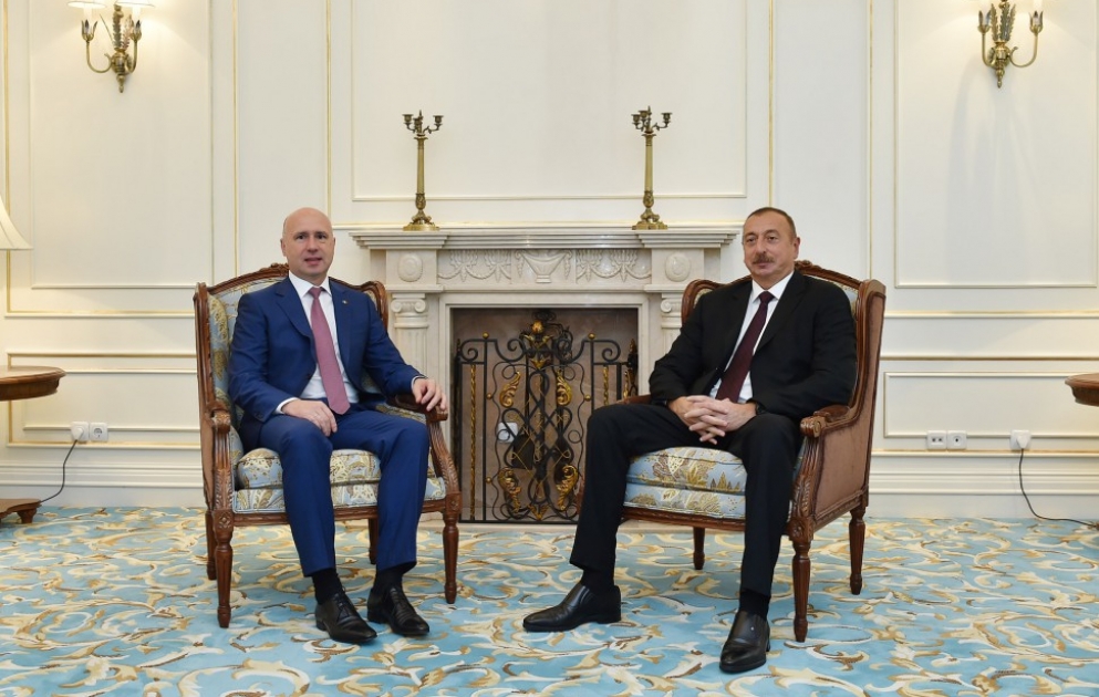 Präsident Ilham Aliyev trifft mit Moldawiens Premierminister zusammen VIDEO