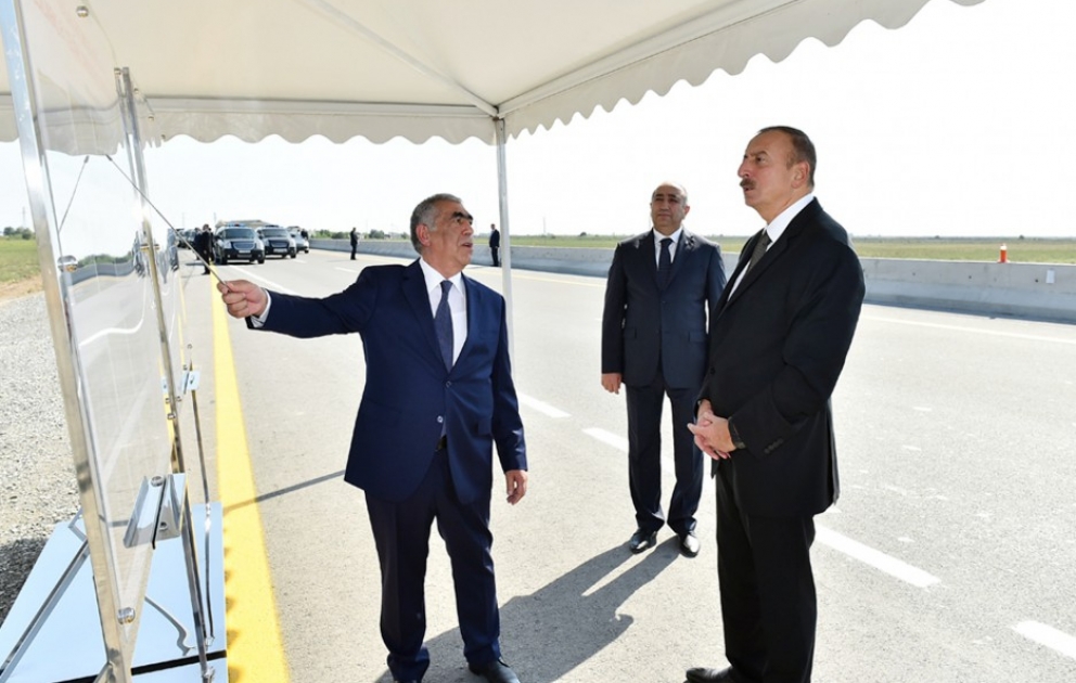 Prezident İlham Əliyev Kürdəmir-Ucar-Yevlax avtomobil yolunun yenidənqurmadan sonra açılışında iştirak edib [YENİLƏNİB] VİDEO
